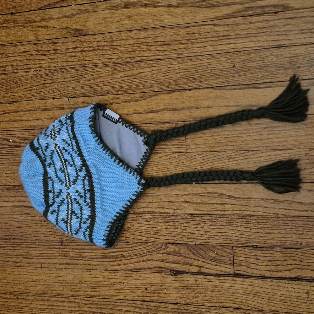 Columbia Unisex Knit Earflap Braids Fair Isle Beanie Youth Small Ice Blue White